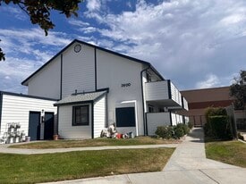 Building Photo - 2600 W Porter Ave