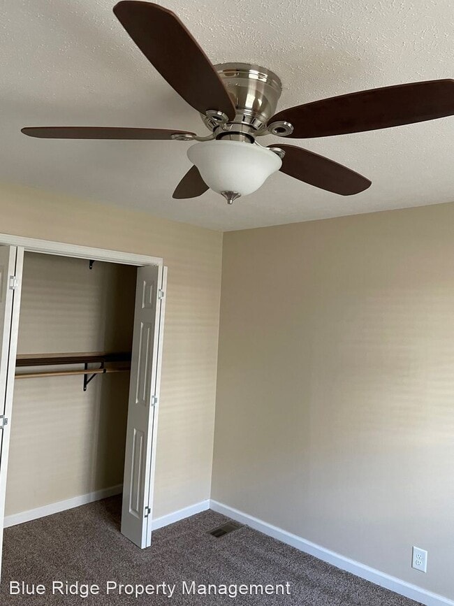 Building Photo - 2 br, 1.5 bath House - 730 Sir Echo Drive ...