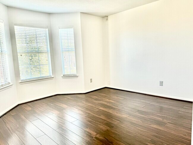 Building Photo - 7110 Favian Ct
