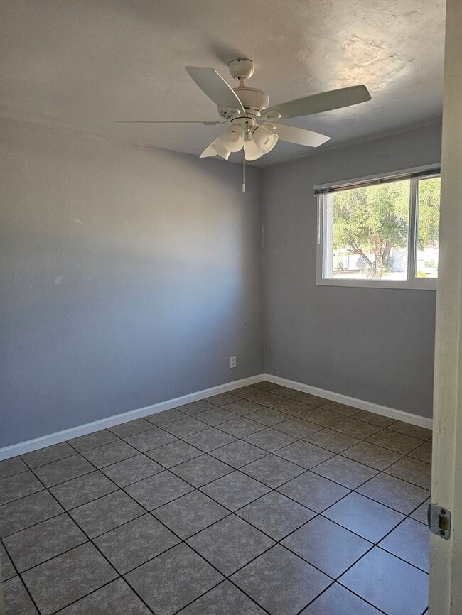 Building Photo - 739 W Padre Kino Dr