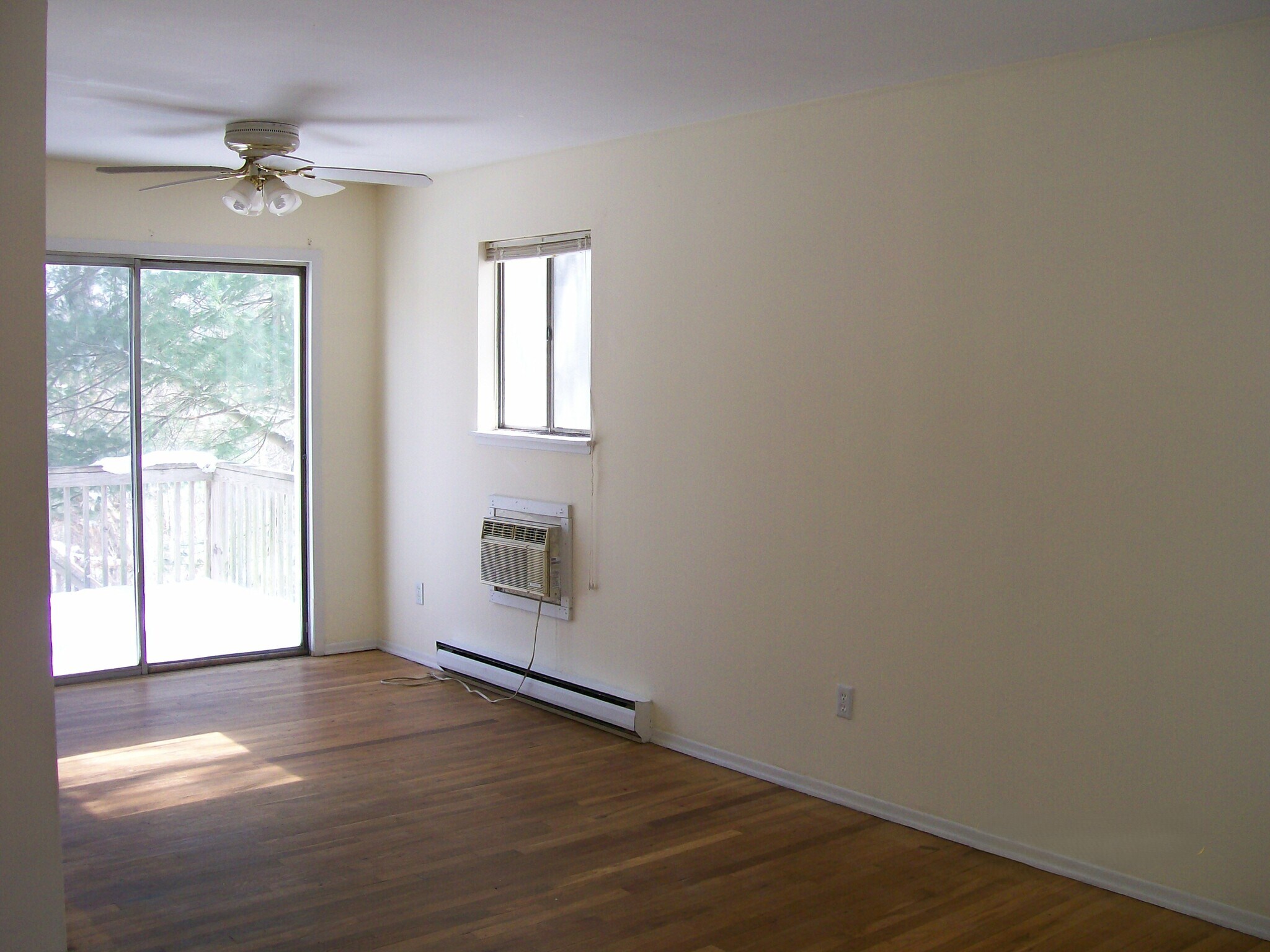 Building Photo - 64 Knollwood Dr