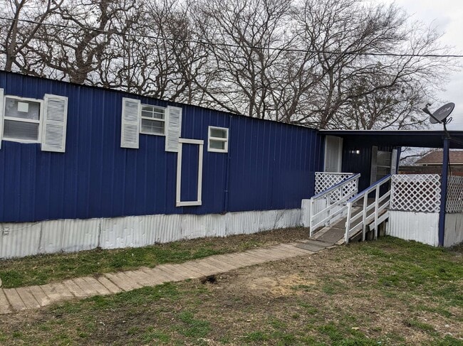 Building Photo - 904 Quail Run