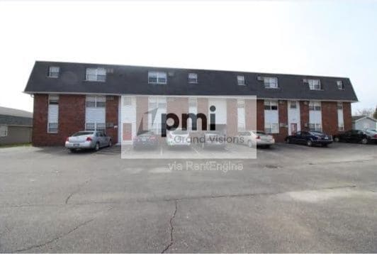 Primary Photo - 24 W Buchanan Ave