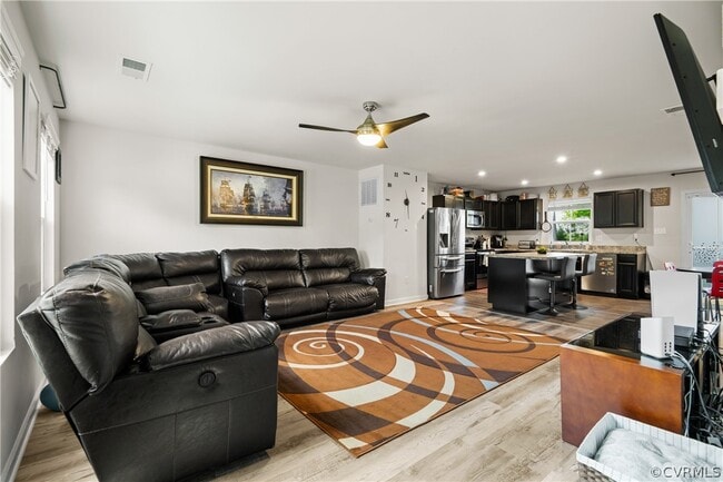 Building Photo - 21012 Baileys Grove Dr