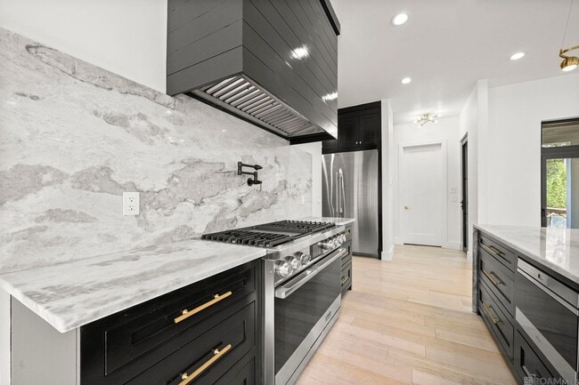 Building Photo - 9825 Fawn Vw Dr