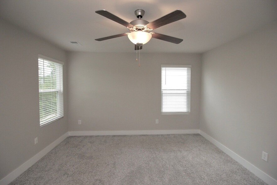 Building Photo - 35 Beachley Pl