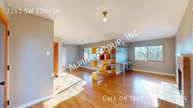 Building Photo - Ranch Style Home in SW Portland!