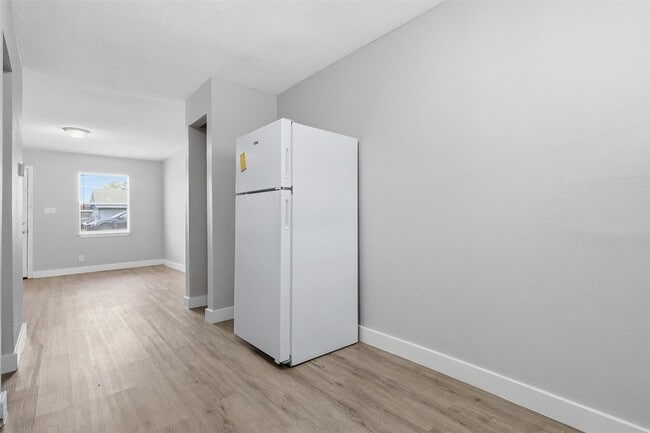 Building Photo - 7823 Glass St