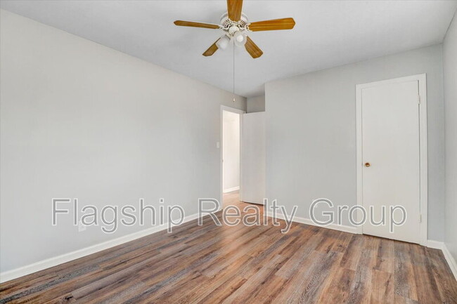 Building Photo - 1305 Robin St