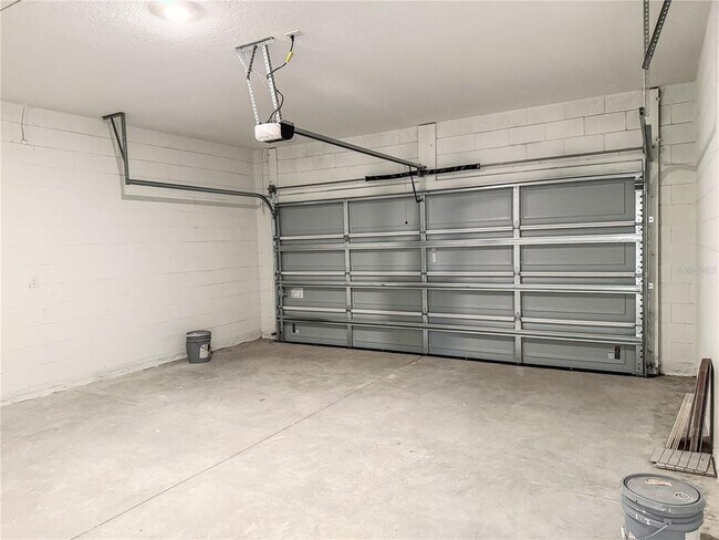 Building Photo - 4521 NW 37th St Rd