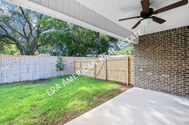 Building Photo - 727 Fairview Dr