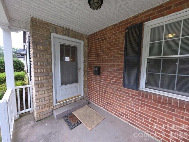 Building Photo - 356 Melbourne Ct