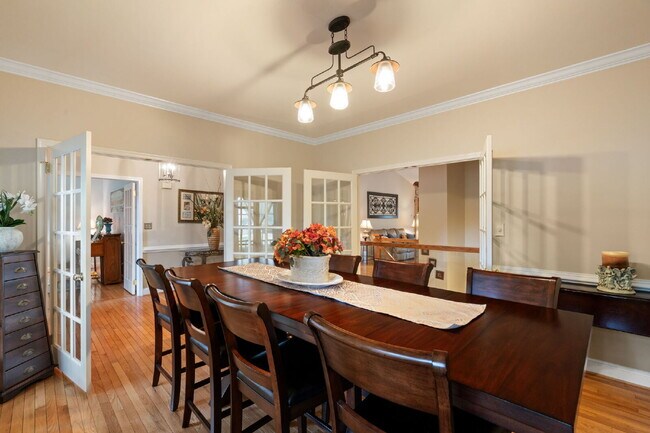 Building Photo - ***Amazing opportunity to rent this beauti...
