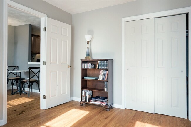 Building Photo - 166 Cottage St