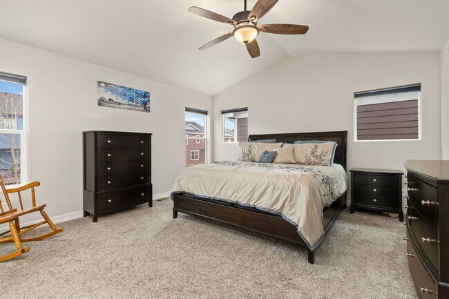 Building Photo - Beautiful 3 Bed 2.5 Bath House in NE Fort ...