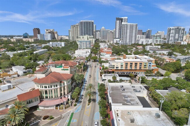 Building Photo - 1212 SE 2nd Ct