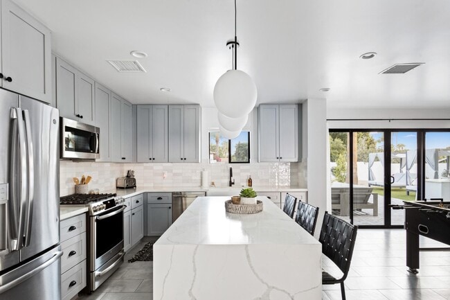 Building Photo - 4633 N 49th Pl