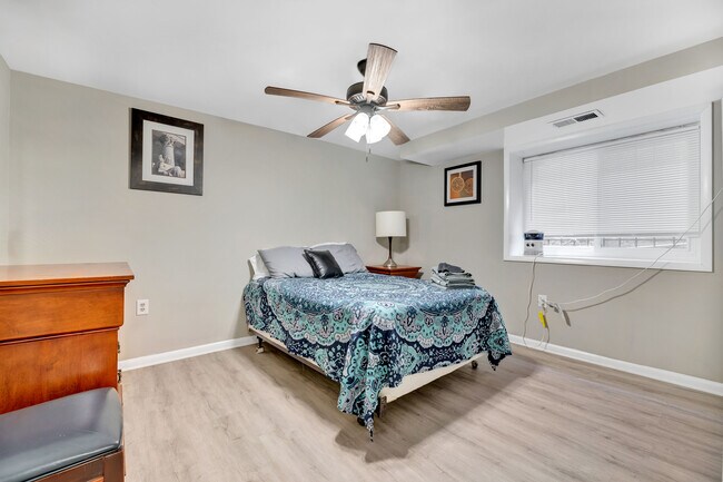 Building Photo - 121 New York Ave NW