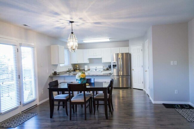 Building Photo - 482 N 2580 W