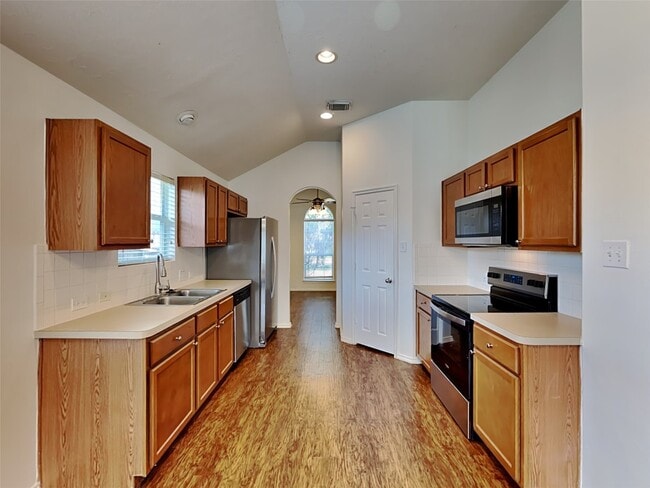 Building Photo - 18413 Sunrise Oaks Ct