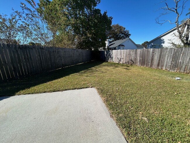 Building Photo - Charming 3BR /2BA  Home with many upgrades in North Charleston