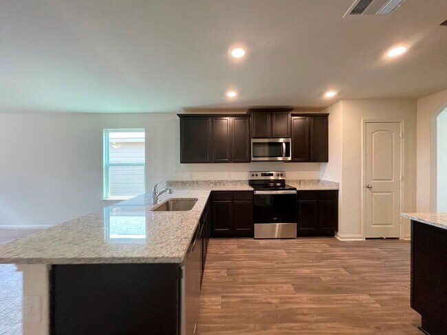 Building Photo - 313 Cres Park Dr