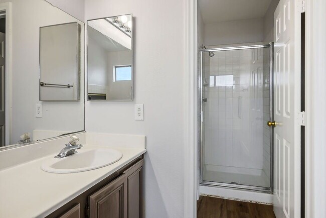 Building Photo - "Charming 3-Bedroom Oasis on Akamine Ave – Spacious 1702 Sq. Ft. with 2 Full Baths!"