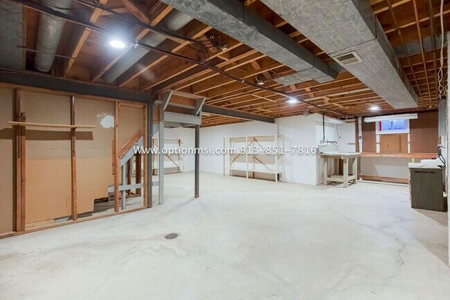 Building Photo - Fantastic four-bedroom ranch in the heart ...