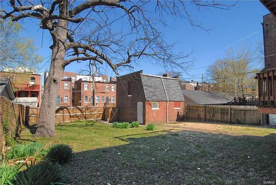 Backyard - 2707 Ann Ave