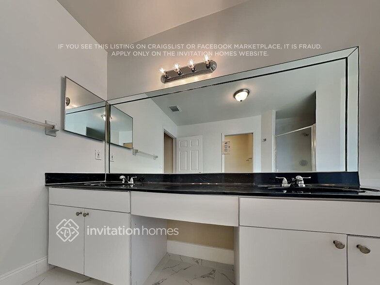 Building Photo - 9155 SW 166th Pl