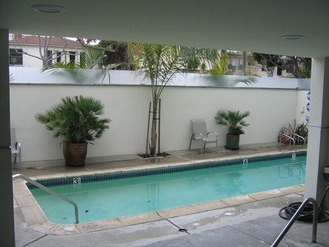 Pool - 415 Montana Ave