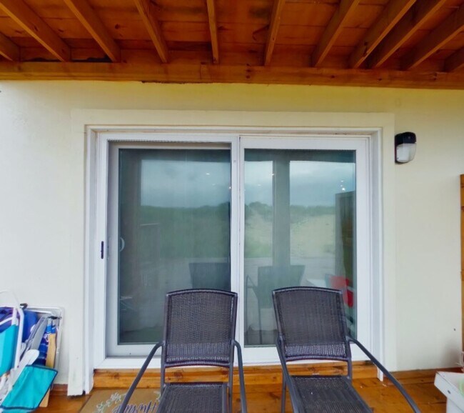 Building Photo - Ocean View