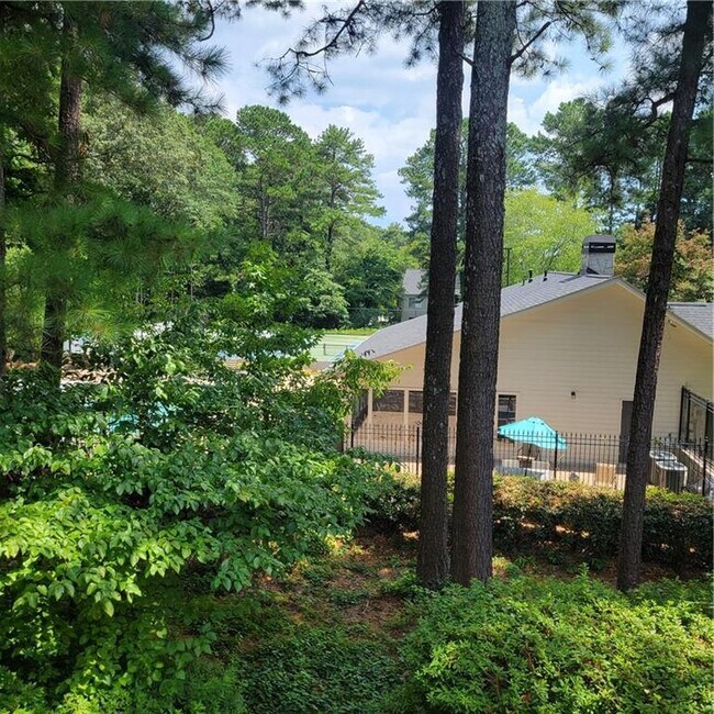 Building Photo - 62 Rumson Ct