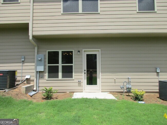 Building Photo - 2723 Morgan Glen Rd NE