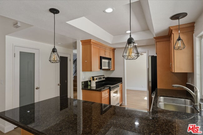 Building Photo - 29392 Hillrise Dr