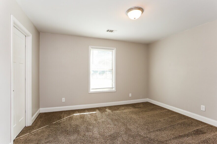 Building Photo - 113 Colony Park Ln