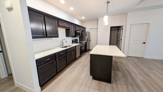 Building Photo - 1109 Vision Cir