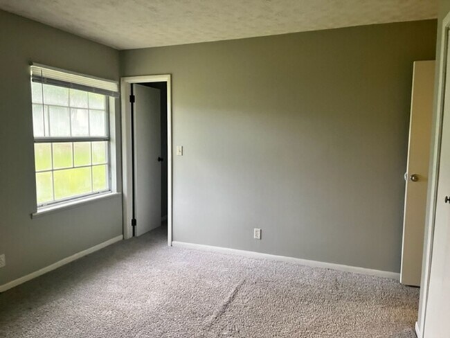 Building Photo - 4405 W Wagonwheel Trail