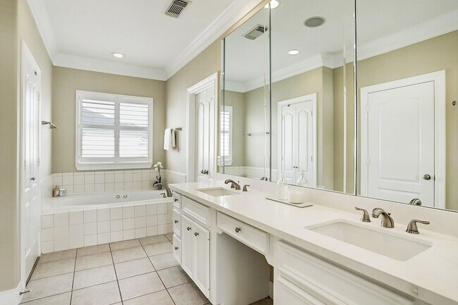 Building Photo - 2914 Brompton Square Dr