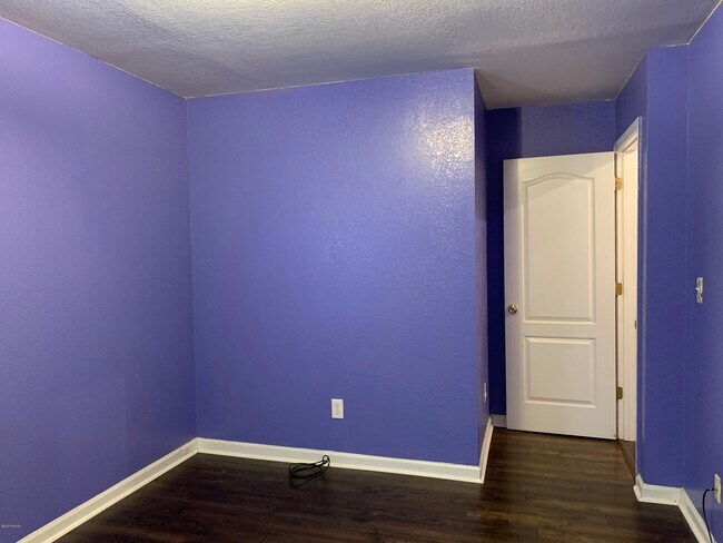 Building Photo - 207 Beaumont Heights
