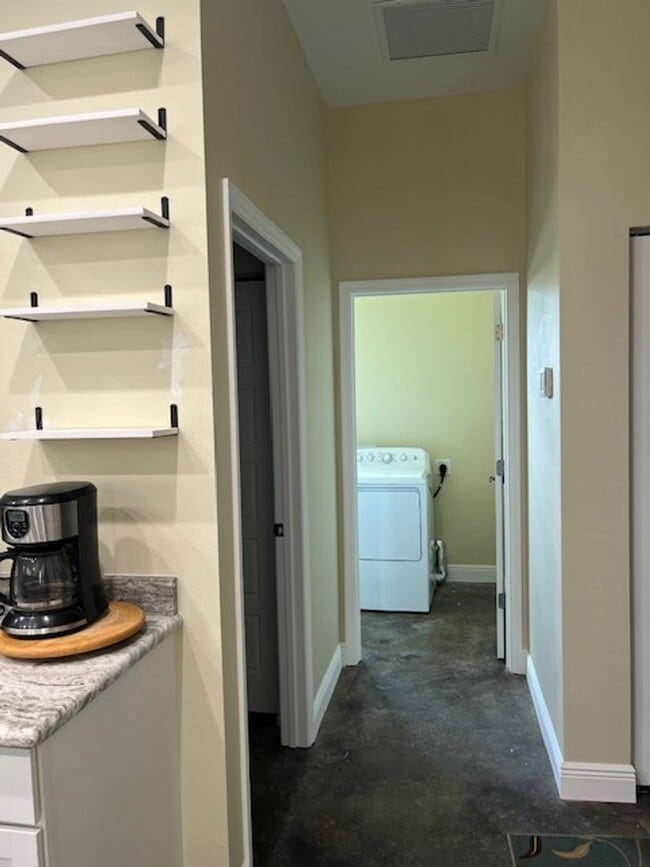 Building Photo - Peaceful Ocala Countryside Retreat – Close to WEC