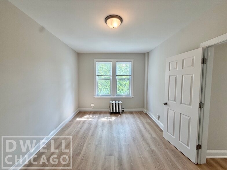 Building Photo - 2610 N Kimball Ave