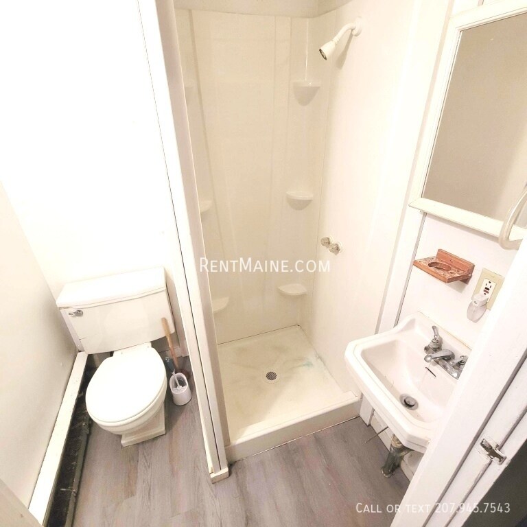 Building Photo - 101 Front St