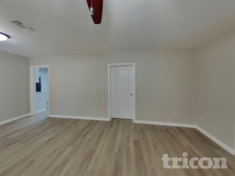 Building Photo - 1332 W Hartley Cir