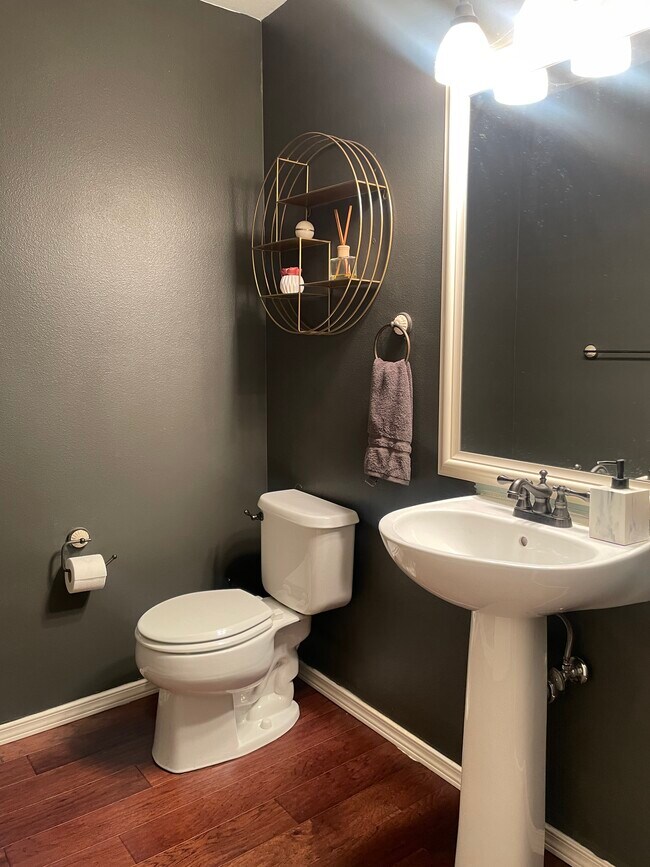 Building Photo - 16815 6th Ave W