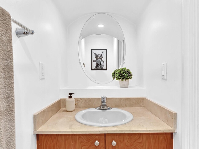 Building Photo - 2329 Vintage Dr