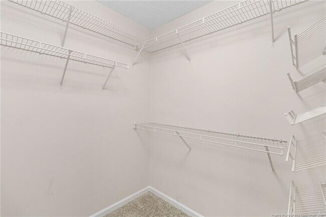 Building Photo - 166 Oakview Dr