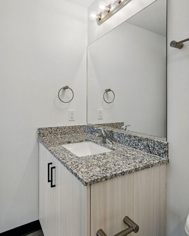 Building Photo - Harding Ave Lofts