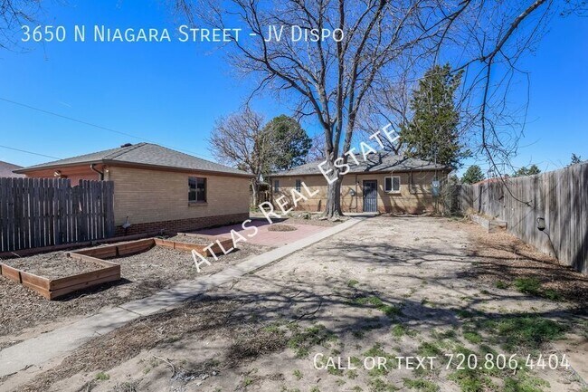 Building Photo - Desirable 4 bed /2 bath home in the middle...