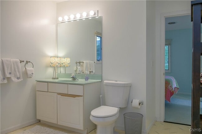 Building Photo - 1916 W Lake Rd